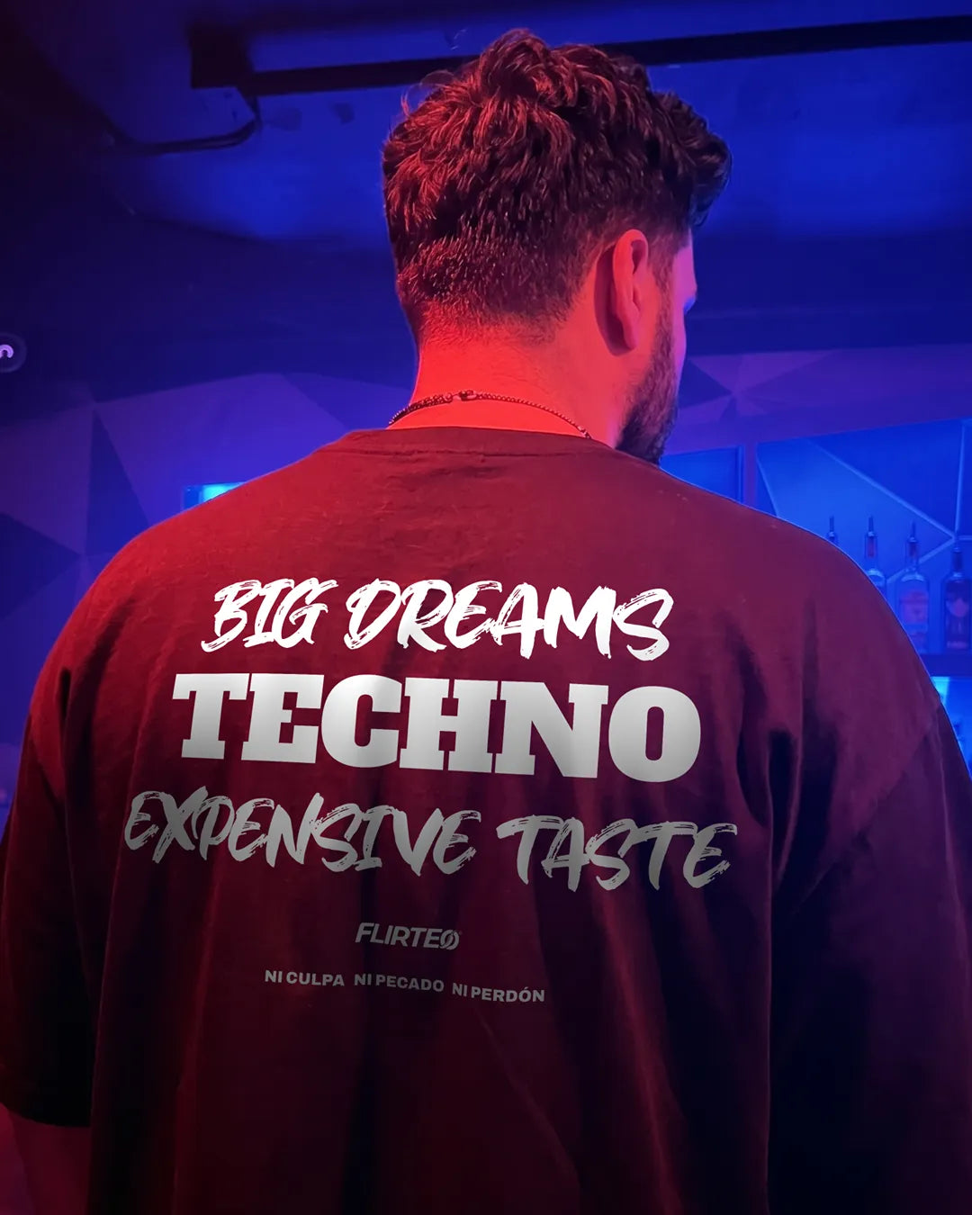 Camiseta oversize negra SEX DREAMS TECHNO EXPENSIVE TASTE de FLIRTEO colección NIGHT CLUB para techno