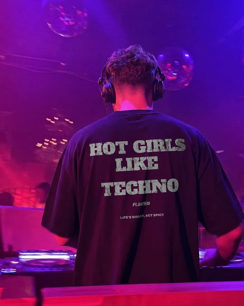 Black Oversize Hot Girls Like Techno