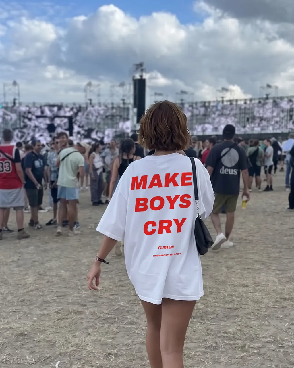 Camiseta STREETWEAR MAKE BOYS CRY en flirteo
