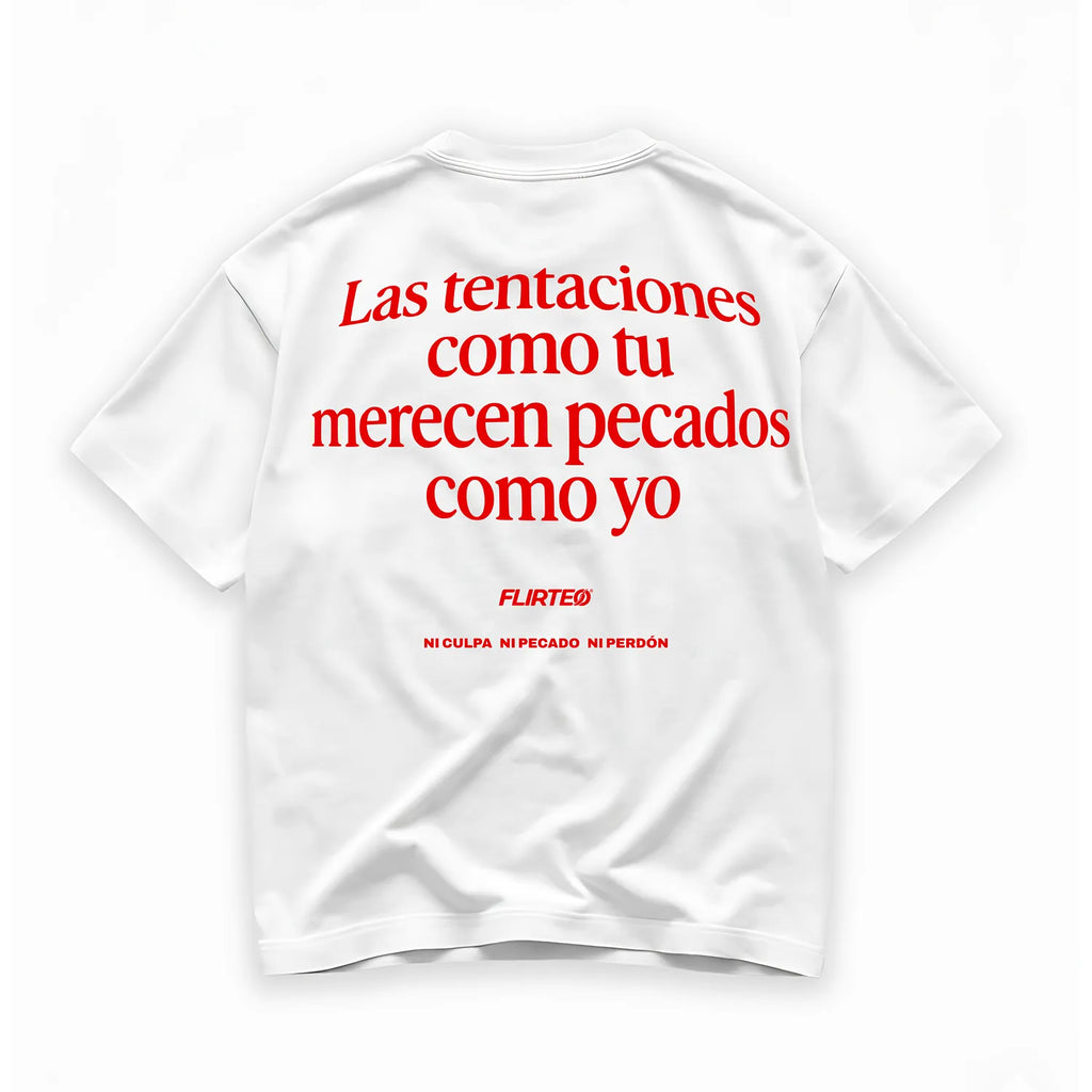 Camiseta oversize 240 gr LAS TENTACIONES COMO TU MERECEN PECADOS COMO YO de FLIRTEO POR DETRÁS