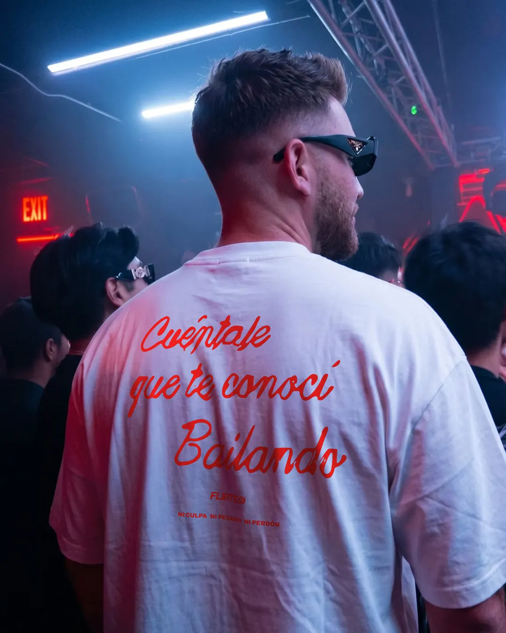Camiseta oversize 240 gr de FLIRTEO Te conocí Bailando
