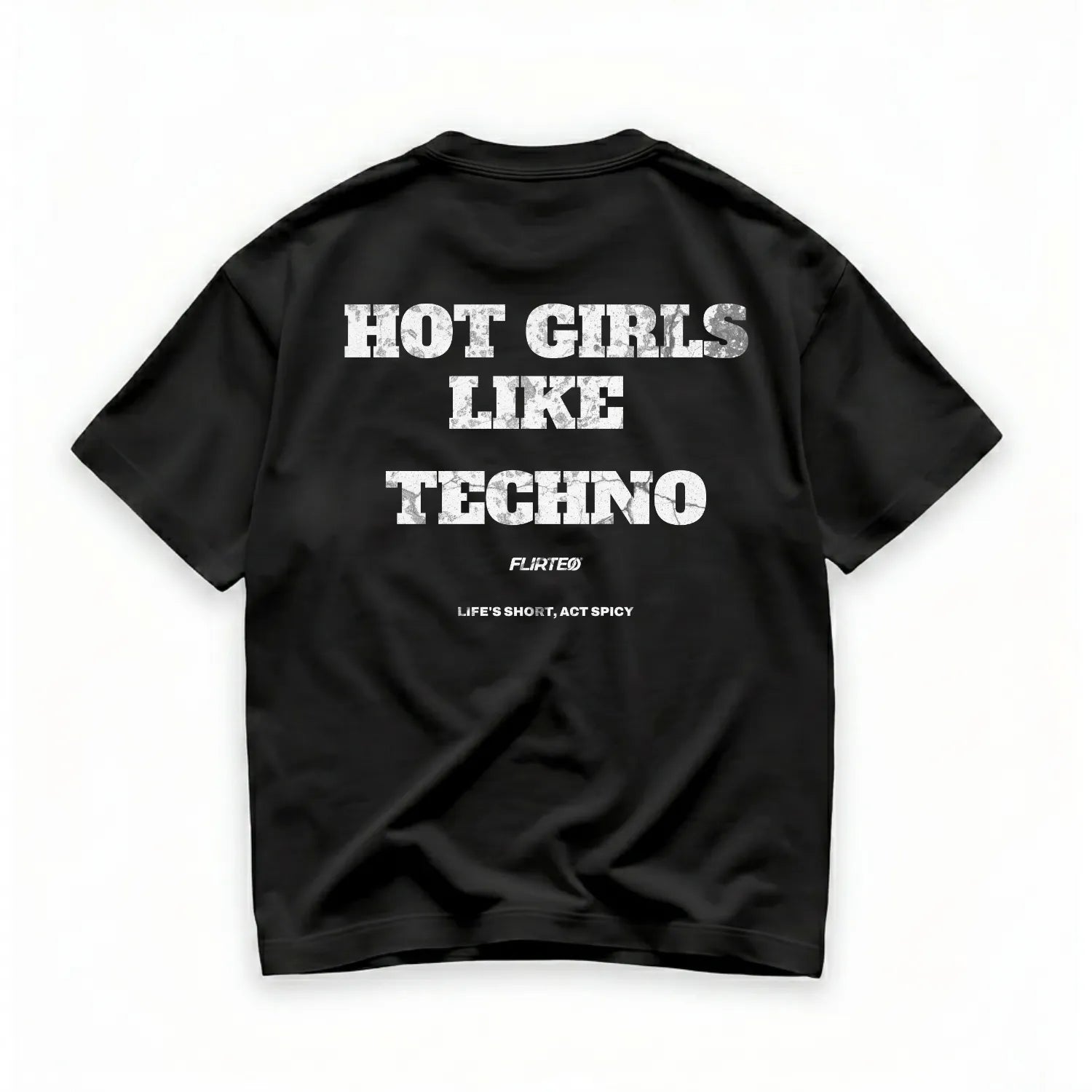 camiseta_Oversize_BLACK_HOT_GIRLS_LIKE_TECHNO_en_flirteo